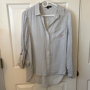 NWOT Velvet Heart White and Black Heart 🖤 Blouse w/Pink Heart 🩷 Appliqué